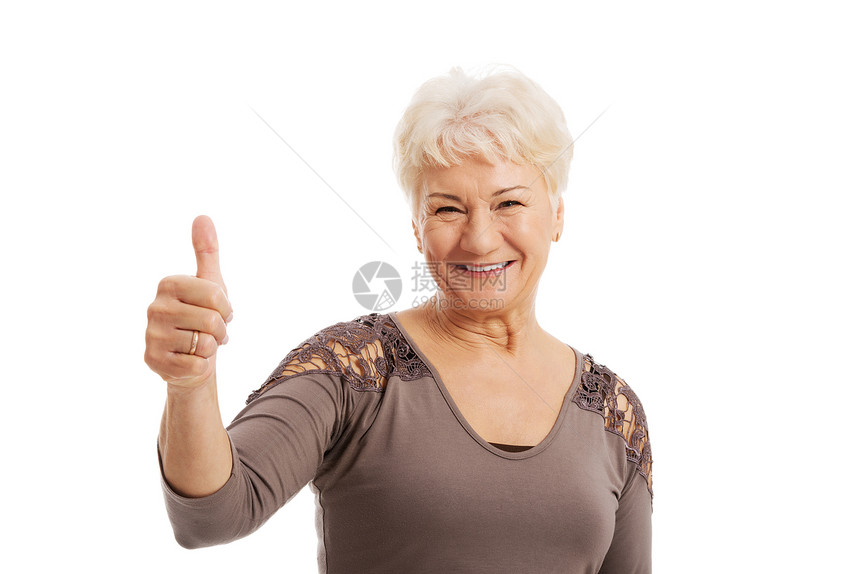 一个老太太的肖像 显示OK退休女性祖母幸福喜悦手势长老老年成人身体图片