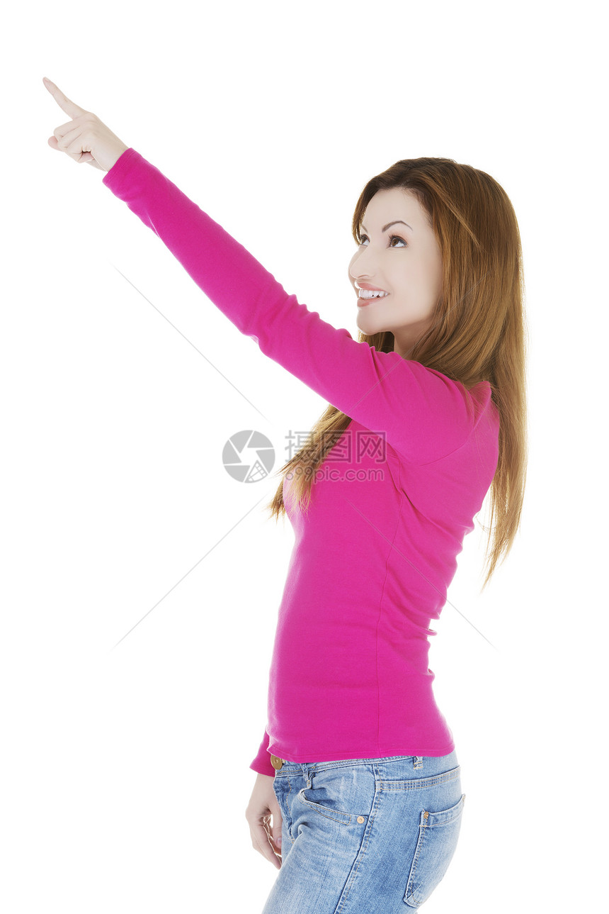 迷人的随意女人举起手来图片