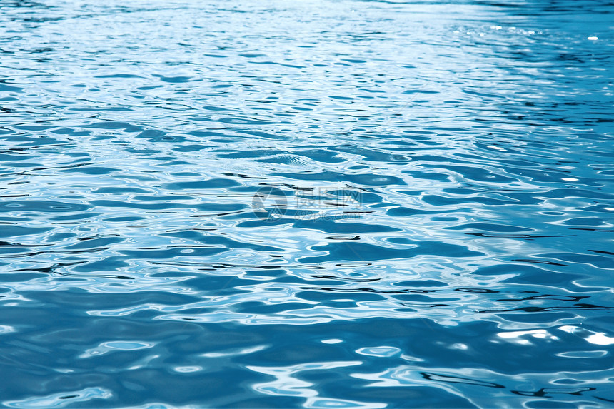 地表水游泳水池流动蓝色反射液体娱乐假期海洋池塘图片