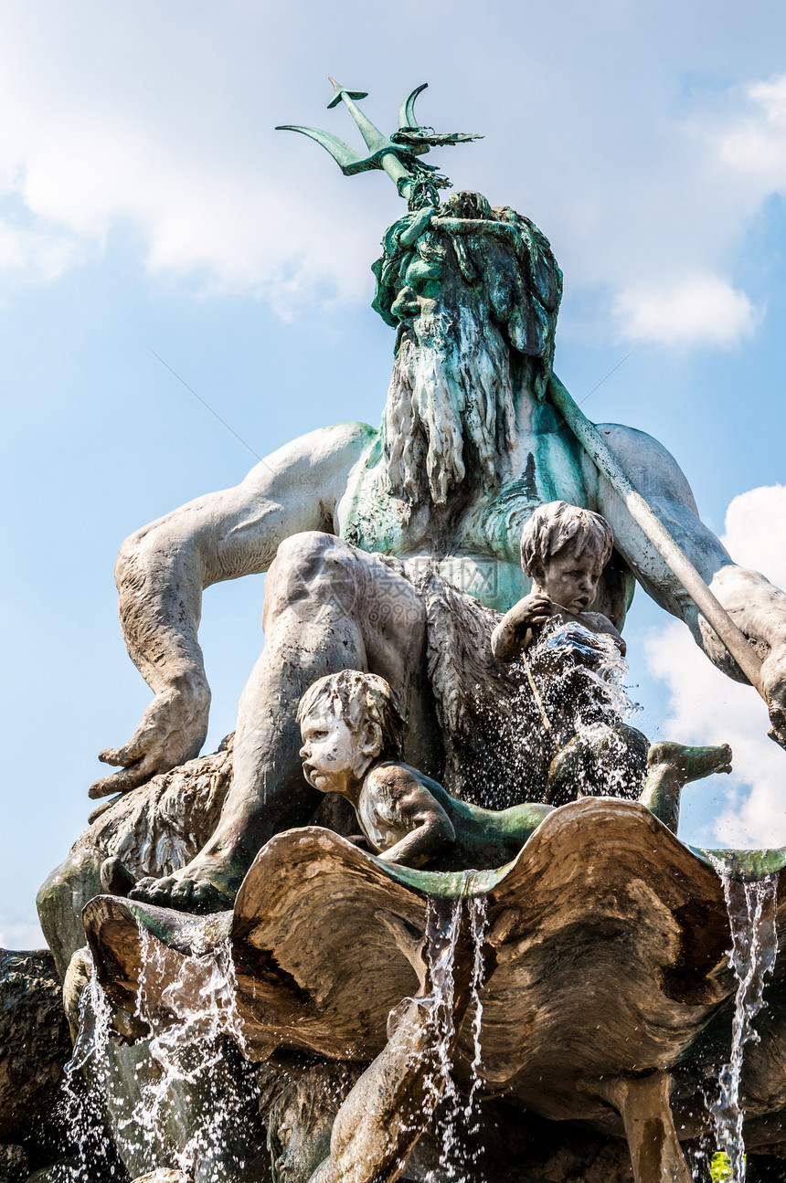 内苯布罗宁喷泉旅游建筑雕塑旅行地标文化城市建筑学海王星图片