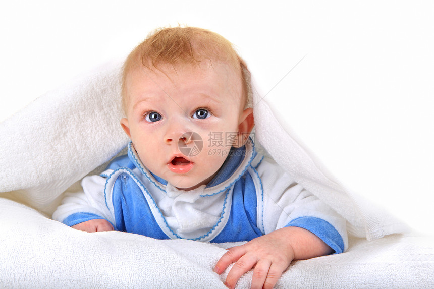宝宝男孩欢乐蓝色儿子金发幸福孩子眼睛男性说谎宝贝图片