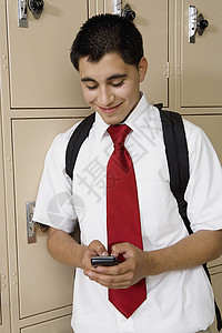校装者对高中男生的短信传播高清图片