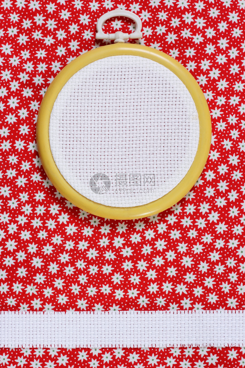 背景红色圆形条纹风格白色手工纤维棉布缝纫装饰图片