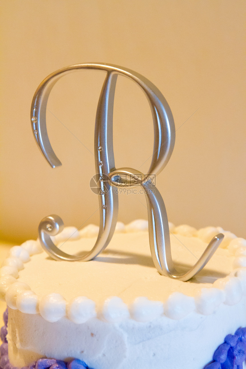 字母 R Cake 调信器礼帽结婚日派对白色甜点蛋糕接待糖果婚宴婚礼图片