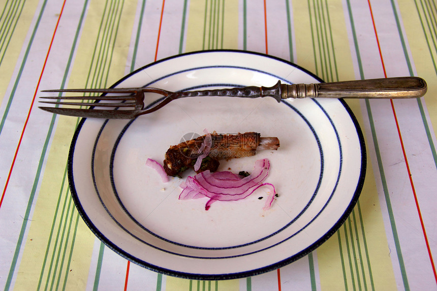 用刀刀叉食物白色盘子水平洋葱银器厨房桌子图片