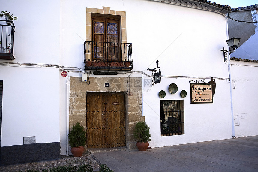 西班牙安达卢西亚Jaen省Ubeda的典型房屋外表图片