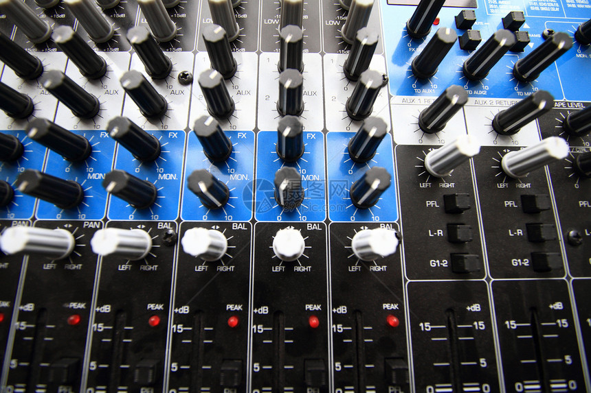 正在录制混音器合金控制板按钮控制记录立体声体积电子产品技术工作室图片