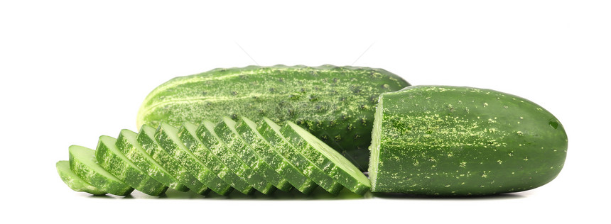 新鲜的黄瓜和切片绿色白色养分工作室植物蔬菜食物图片