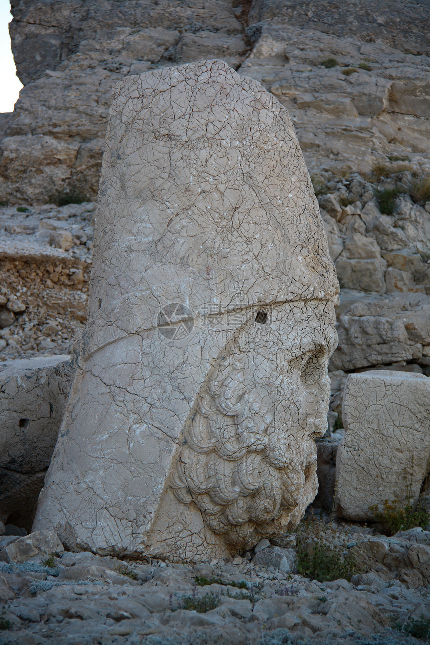纳鲁特山神的纪念碑古董国家遗产世界考古学上帝心地火鸡岩石雕塑图片