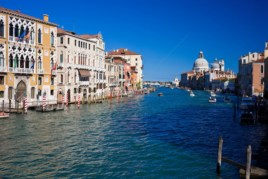 威尼斯城市蓝色渠道建筑学旅行地标房子游客景观天空图片