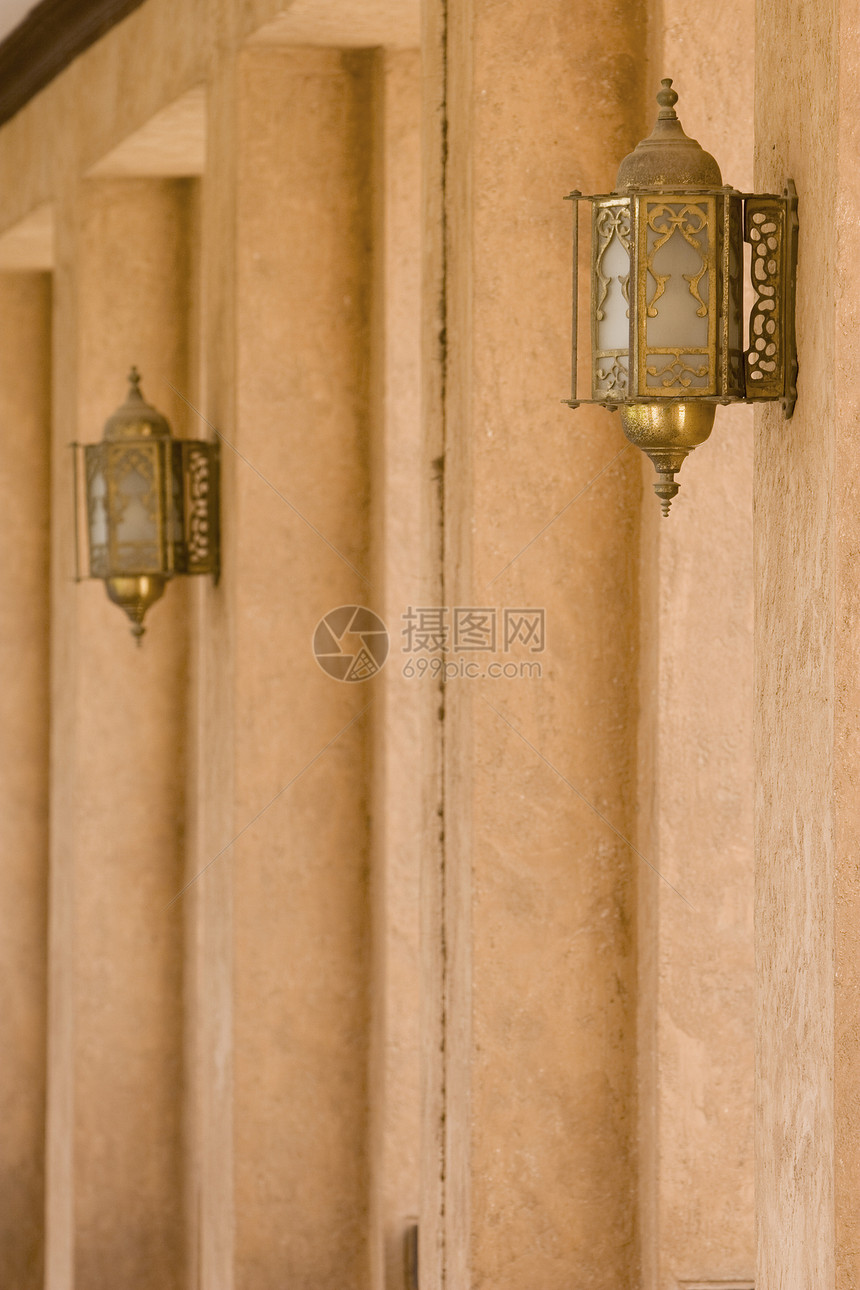 Al Ain宫博物馆Al Ain宫 迪拜阿因 阿联酋迪拜的走廊和圆形灯笼建筑图图片