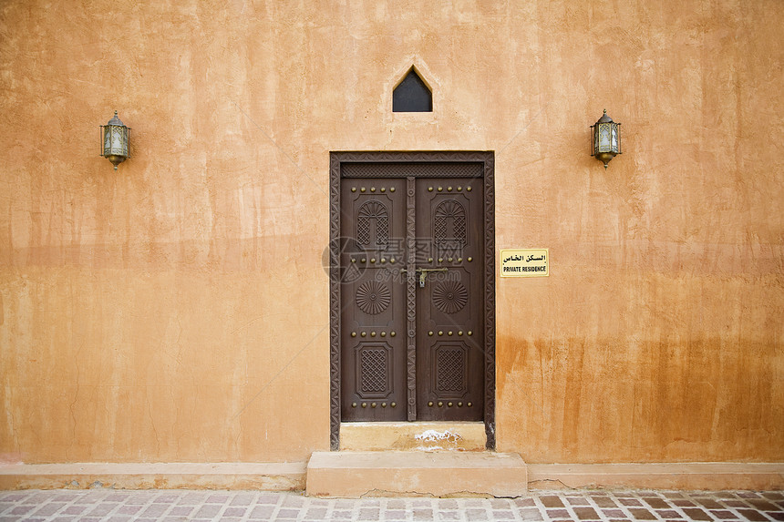 Al Ain宫博物馆闭门 墙上挂有灯笼 Al Ain 迪拜 阿联酋迪拜图片