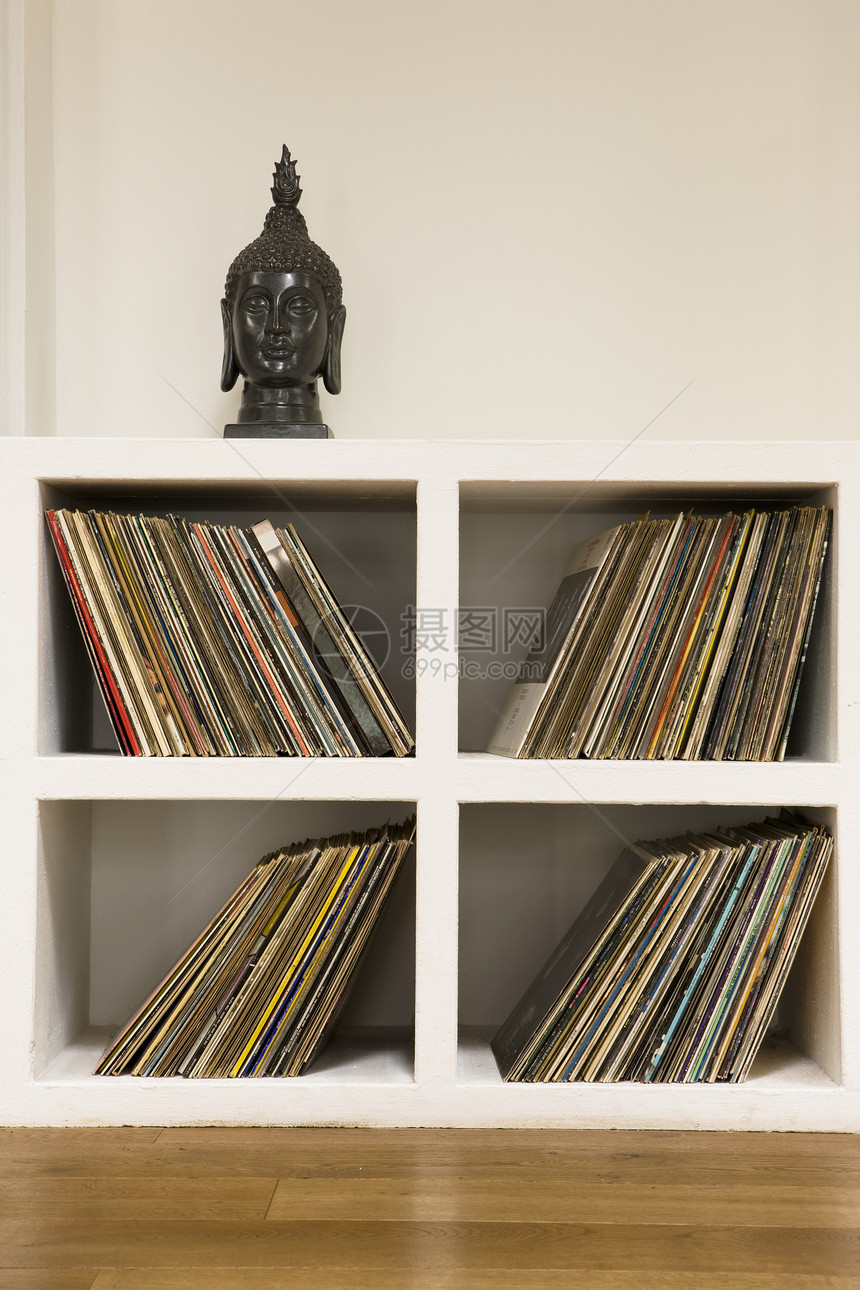 特写家庭储藏室的乙烯胶唱片图片