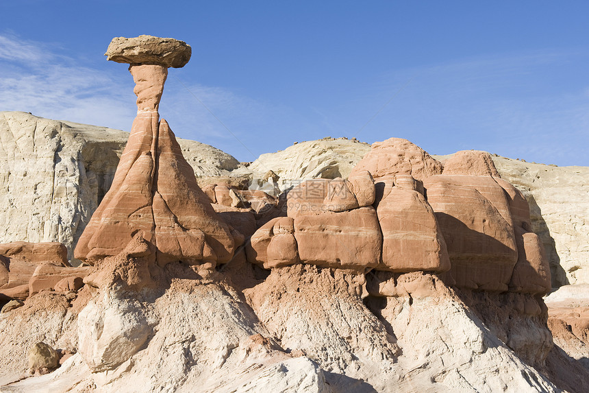 美国犹他州威尔百万克里夫的胡oo和视图自然现象国家悬崖低角度峡谷纪念碑地质学岩石朱砂图片