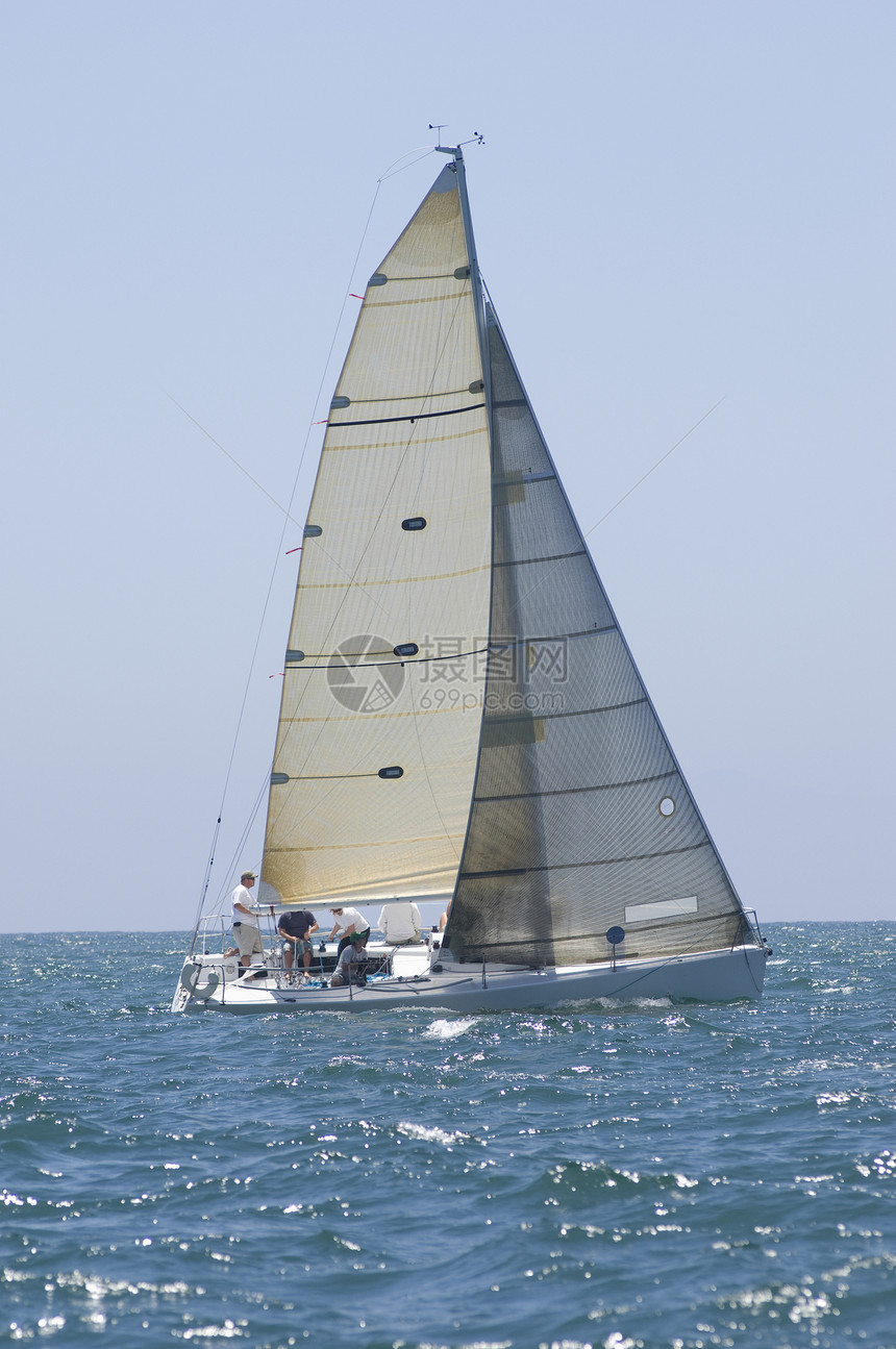 加利福尼亚州游艇赛队帆船比赛人员天空日光阴影阳光海洋全体水车地平线水面图片