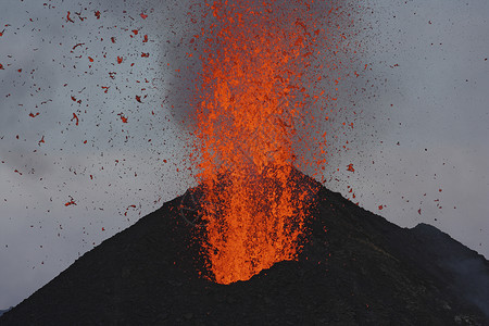 意大利特有现象熔岩喷发于西西西里火山橙色大自然颜色自然灾害山腰自然现象山峰陨石力量背景