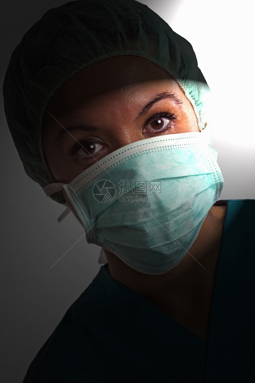 从事医疗清洗手术的戏剧护士人眼磨砂膏口罩阴影卫生棕色成人外表女士医生图片