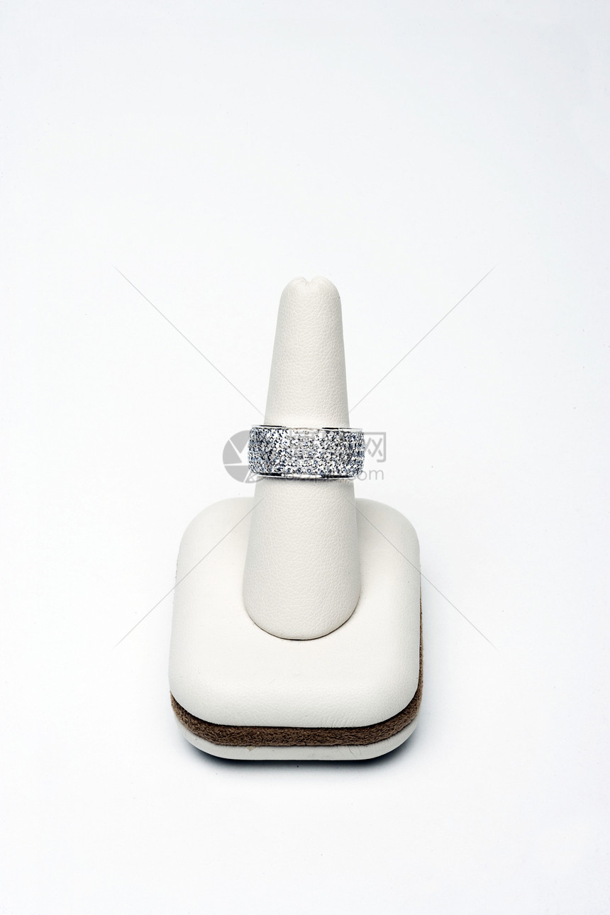 闪烁白金环石头展示销售水晶财富钻石宝石价格戒指零售图片