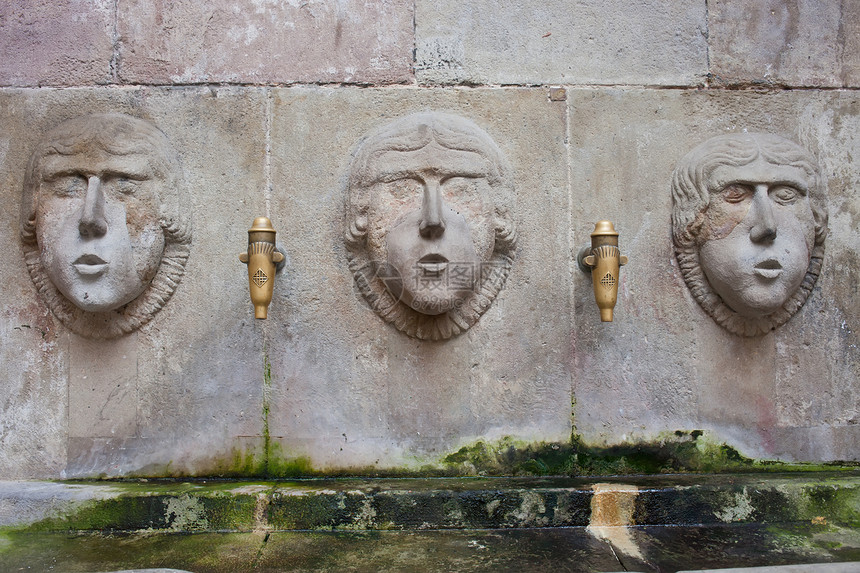 巴里里奥戈迪科口渴喷泉干旱街道雕塑三合会石头图片