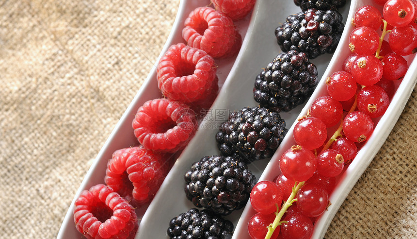 新鲜浆果维生素甜点美食食物水果收成覆盆子宏观化剂尾巴图片
