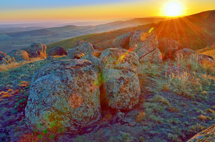 来自伊列兰的美丽的景色乡村景观旅行废墟节日爬坡风景悬崖天空地标蓝色晴天图片