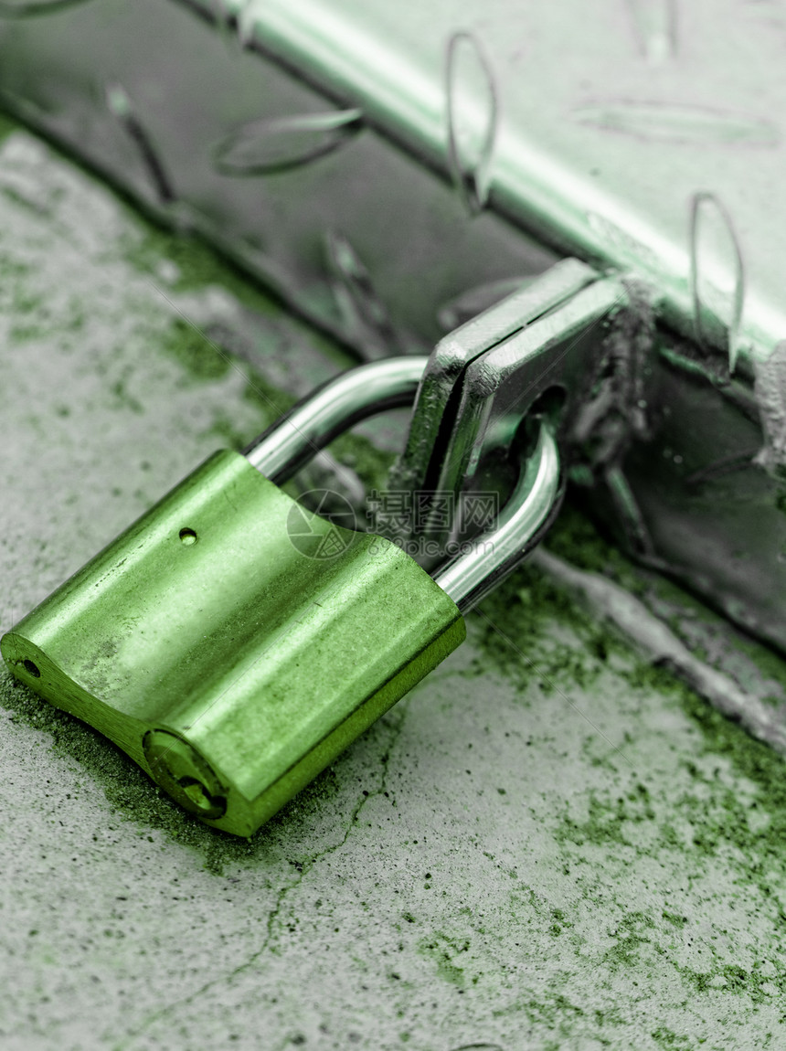 铁门上的锁链入口古董黄色合金绿色挂锁警卫钥匙金属力量图片