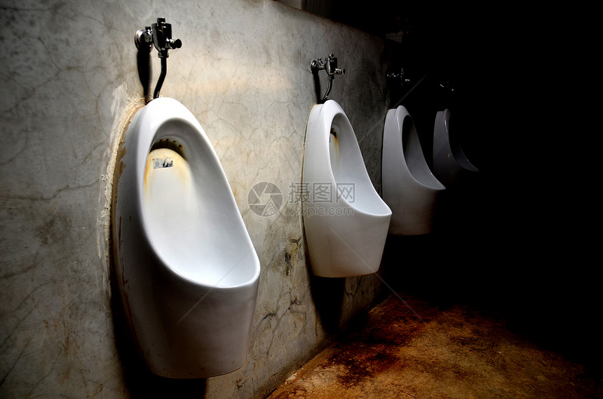 男性小便池房间制品民众厕所男人陶瓷卫生白色地面卫生间图片