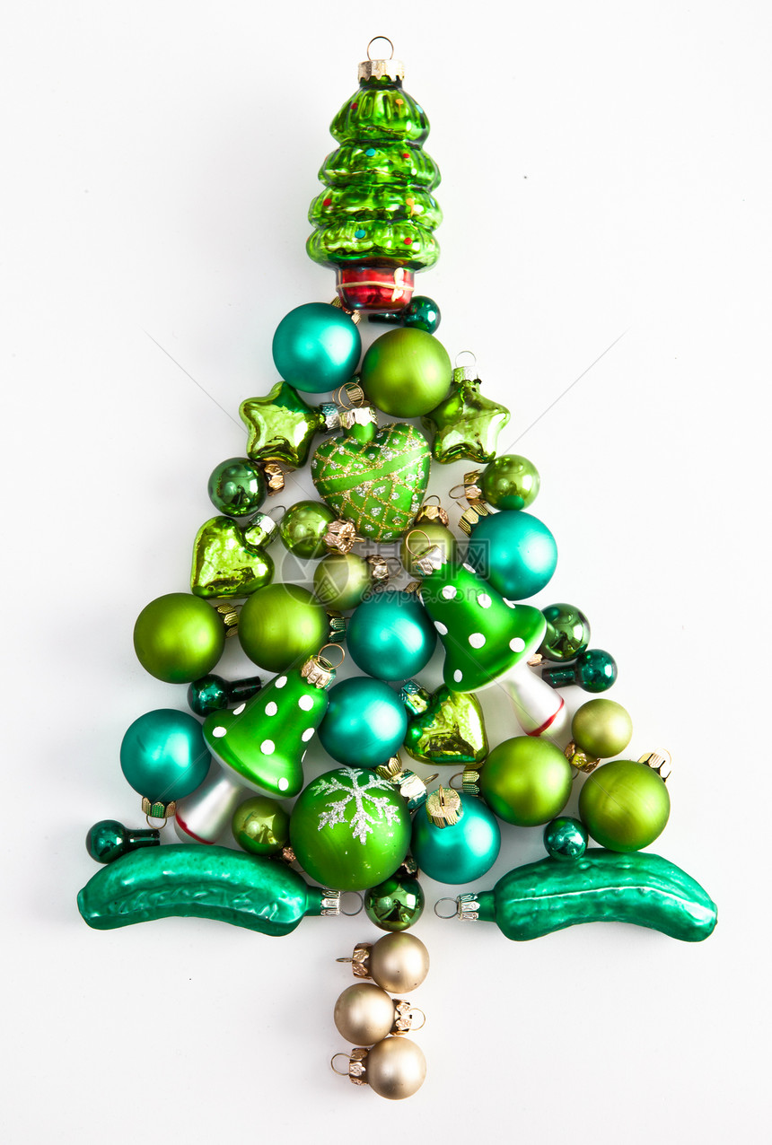 树形绿色圣诞装饰品图片