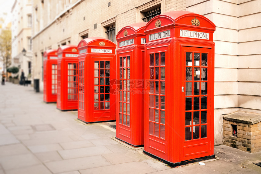 伦敦红色电话盒英语街道旅行文化生活摊位城市电话盒子花园图片