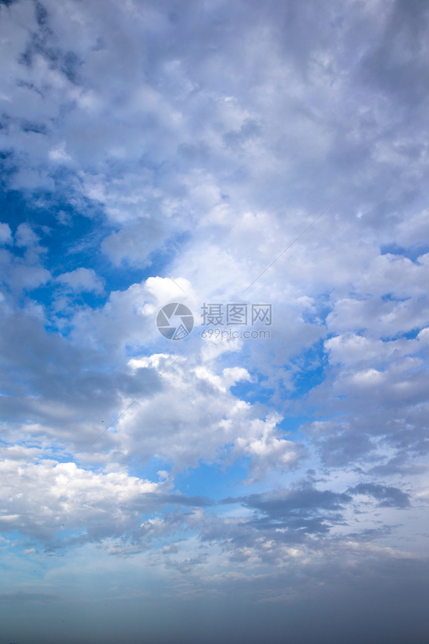 蓝蓝天空阴霾环境风景沉淀阳光云景白色水分晴天气候图片