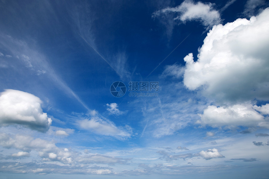 蓝蓝天空墙纸生长多云青色白色天气天堂图片