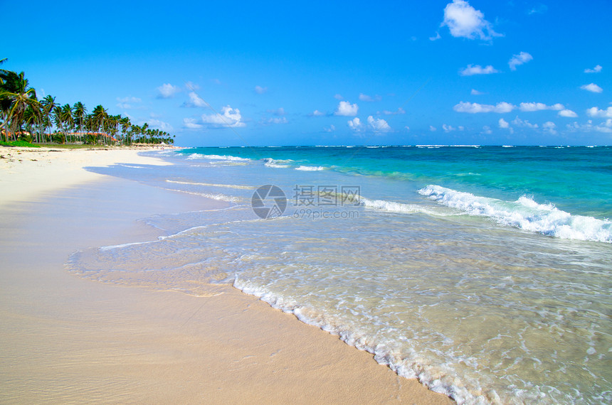 热带海洋假期冲浪天空海岸阳光支撑旅行海浪海景天堂图片