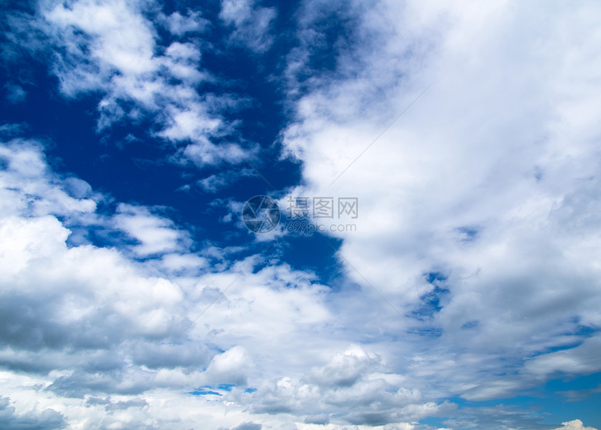 蓝蓝天空晴天沉淀蓝色积雨云雾天气天蓝色季节照片太阳图片