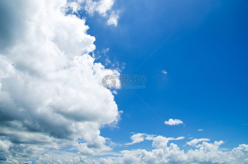 蓝蓝天空天蓝色气候空气阳光蓝色气氛天气环境季节水分图片