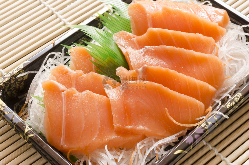 寿司的鲑鱼木板美食荒野橙子食物海洋牛扒迷迭香点心海鲜图片