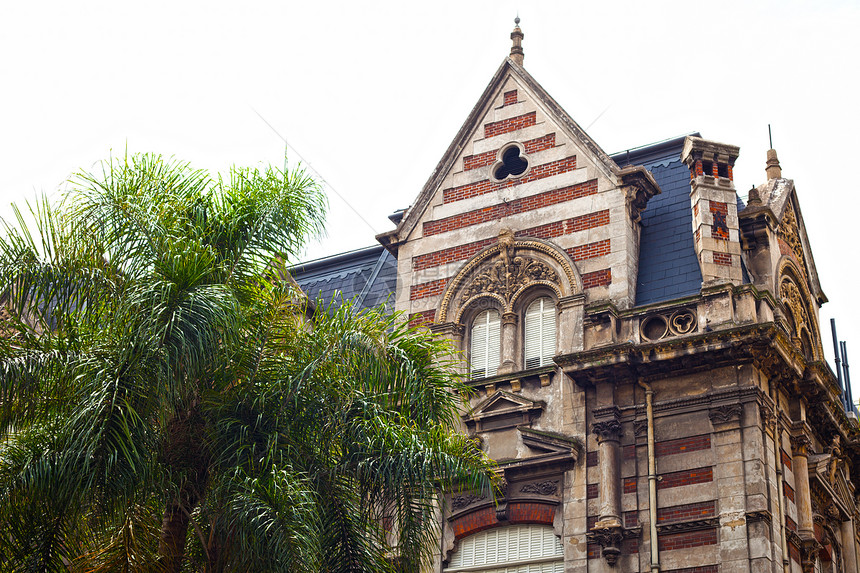在阿根廷布宜诺斯艾利斯的法国式建筑法国风格玻璃拉丁古董建筑学胡同鹅卵石历史性城市贫民窟住宅图片