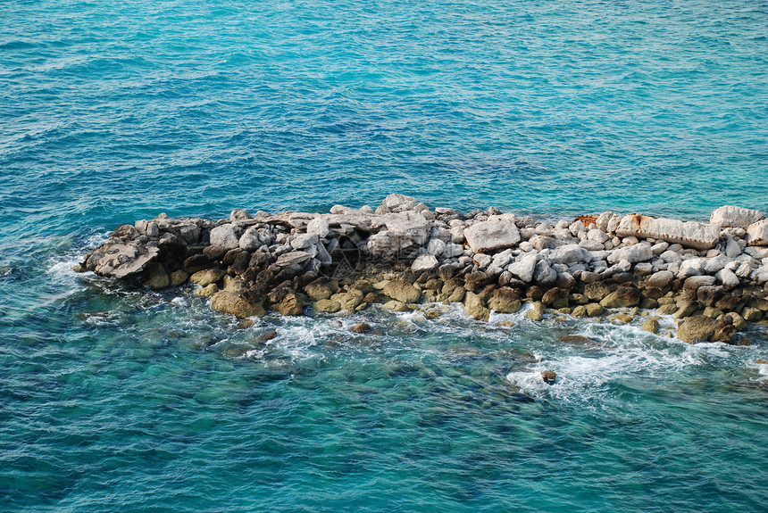 与海滩的交接岩石海洋海岸线假期图片