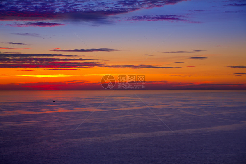 地中海海日落日升地平线场景日落风景云景海洋气候阳光天气橙子图片