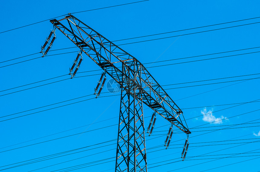 发射塔蓝色技术电压电缆传播工业力量金属电气基础设施图片