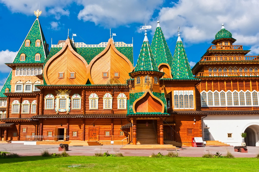 俄罗斯伍德宫殿绿色蓝色建筑教会博物馆圆顶历史建筑学地标文化图片