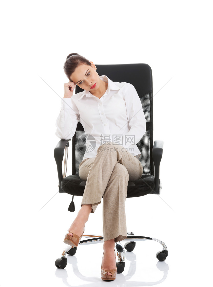 美丽的沙发女商务人士坐在椅子上导演桌子秘书成人成功耳机工人职员套装公司图片