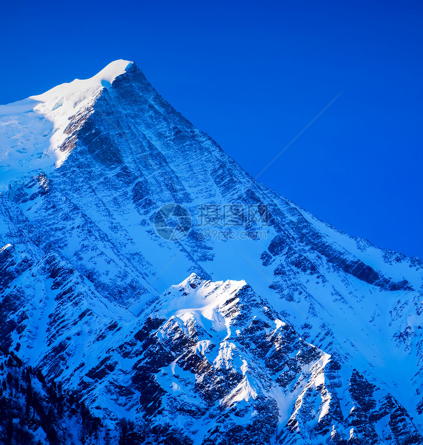 勃朗峰滑雪蓝色顶峰场景爬坡挑战国家岩石远足旅行图片
