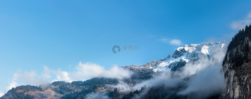 瑞士劳特布伦宁伯尔尼斯阿尔卑斯山的景象图片