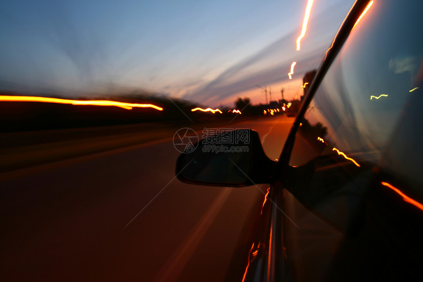 速度驱动器路灯生活车辆曲线天空辉光运动场景立交桥城市图片