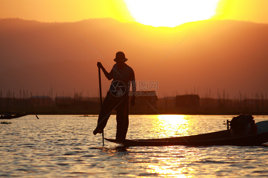 渔民以渔鱼为食渔夫鸡舍文化生活男人太阳钓鱼食物金子旅游图片