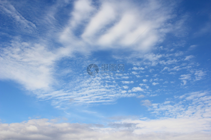 有云的蓝天空多云气象日光宗教天堂气候蓝色云景臭氧空气图片