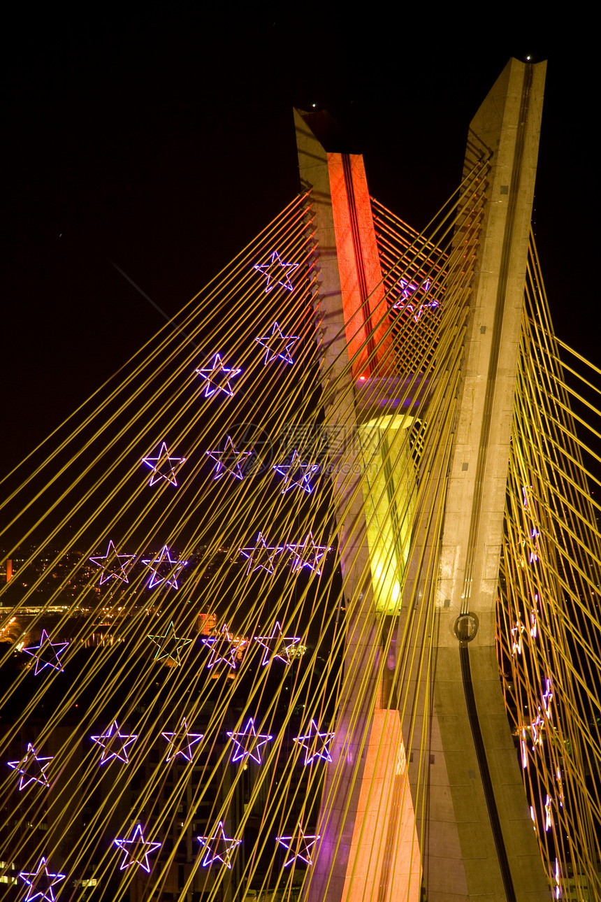 大桥在晚上亮起结构目的地风景运输城市旅游建筑地方图片