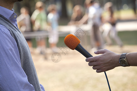 面试访谈记录报纸会议说话报告嗓音人民收音机广播记者背景图片