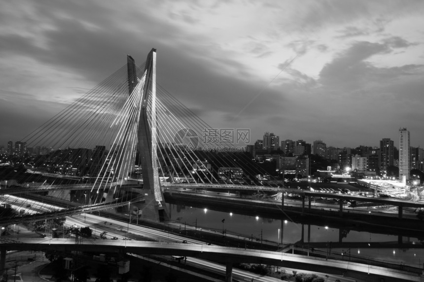 巴西奥克塔维奥弗里亚斯德奥利维拉大桥天空目的地摄影地方黑与白日落运输外观建筑城市图片