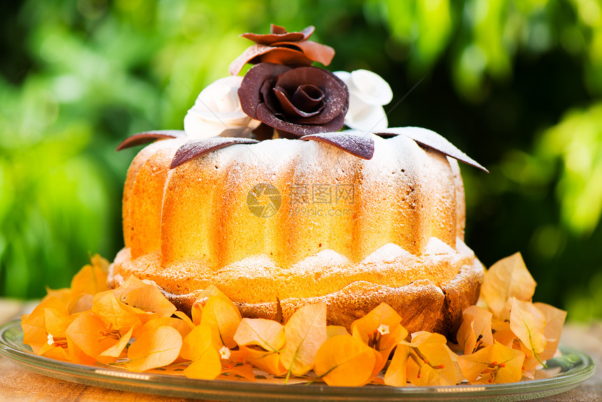 盘子上的瓜凝糖蛋糕食物木头大理石早餐杯子蛋糕甜点庆典桌子生日图片